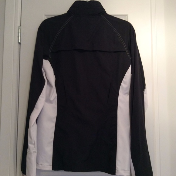 TYR sport/running coat - Picture 7 of 10